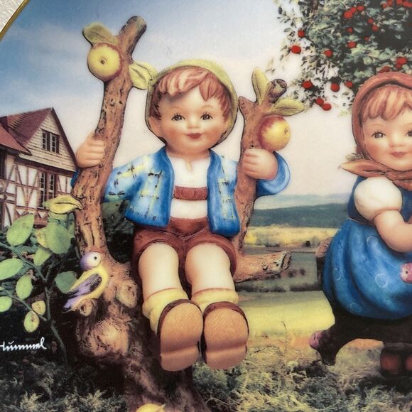 M I Hummel “APPLE TREE BOY AND GIRL” Plate The Danbury Mint Collector 1991 - Picture 3 of 10